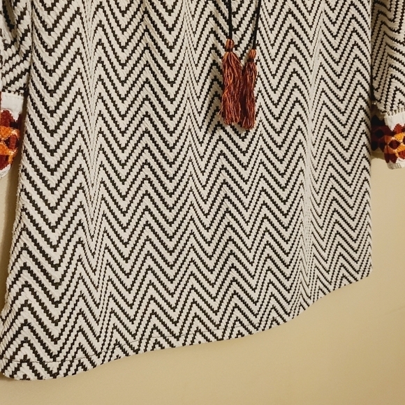 Esley | Women's Chevron Print Blouse with Tassels (Size Medium) - Picture 11 of 14